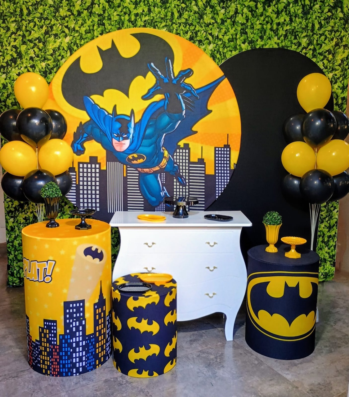 Batman 01 - Kit Ouro - Pegue e Brilha Decorações 