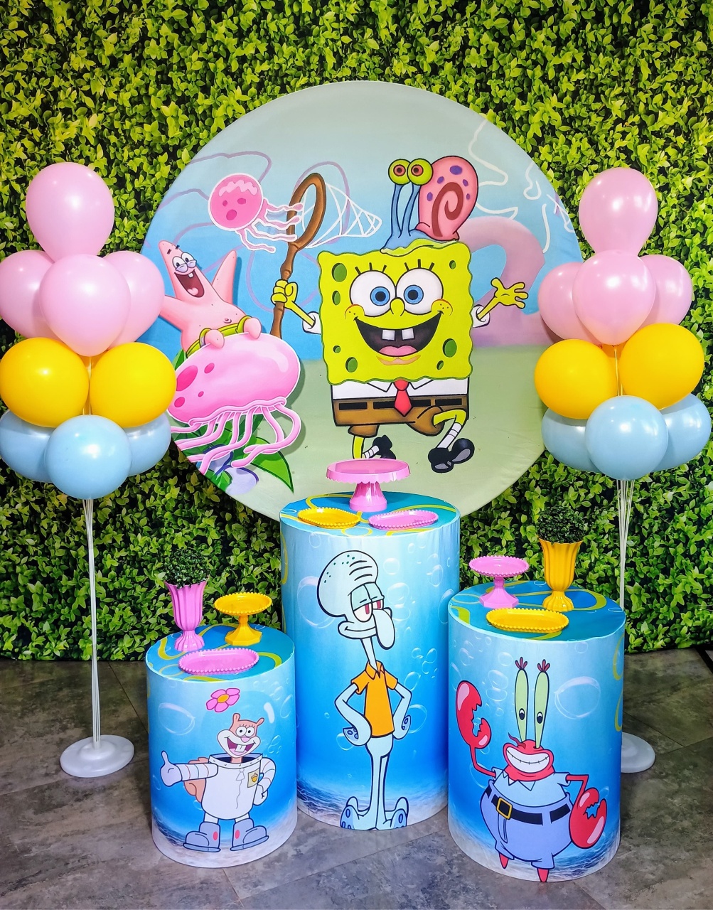 Bob Esponja Menina - Kit Bronze  - Pegue e Brilha Decorações 