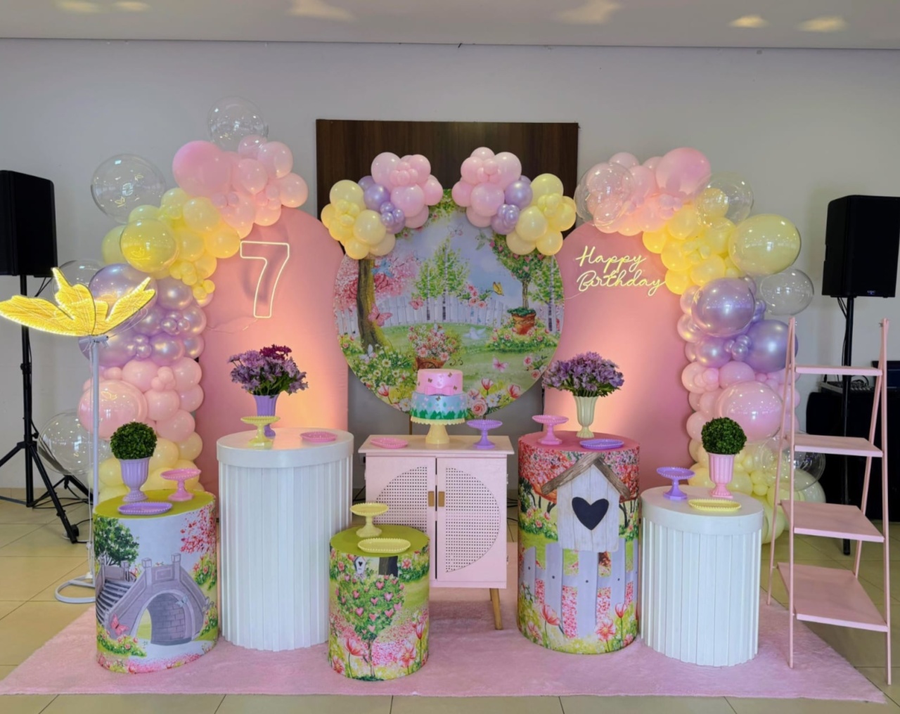 Jardim Encantado - Kit Vitrine - I - Pegue e Brilha Decorações 