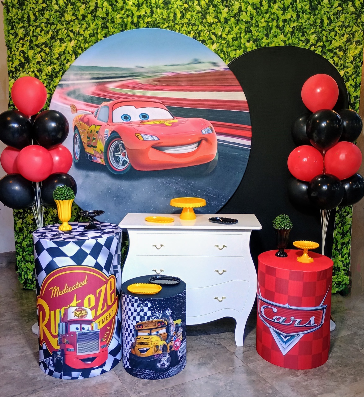 Carros 01 - Kit Ouro  - Pegue e Brilha Decorações 