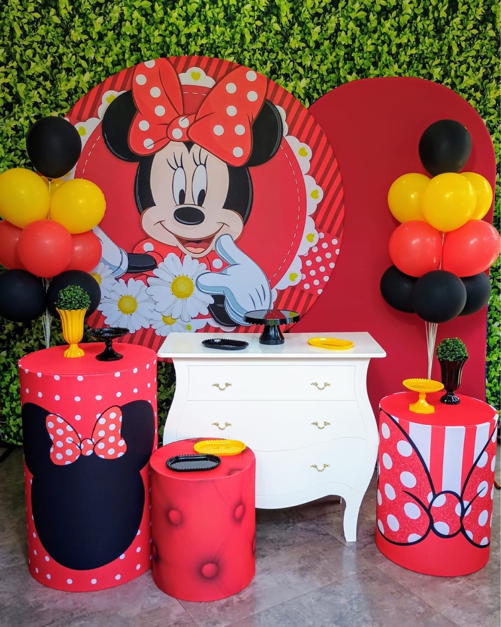 Minnie 02 - Kit Ouro - Pegue e Brilha Decorações 
