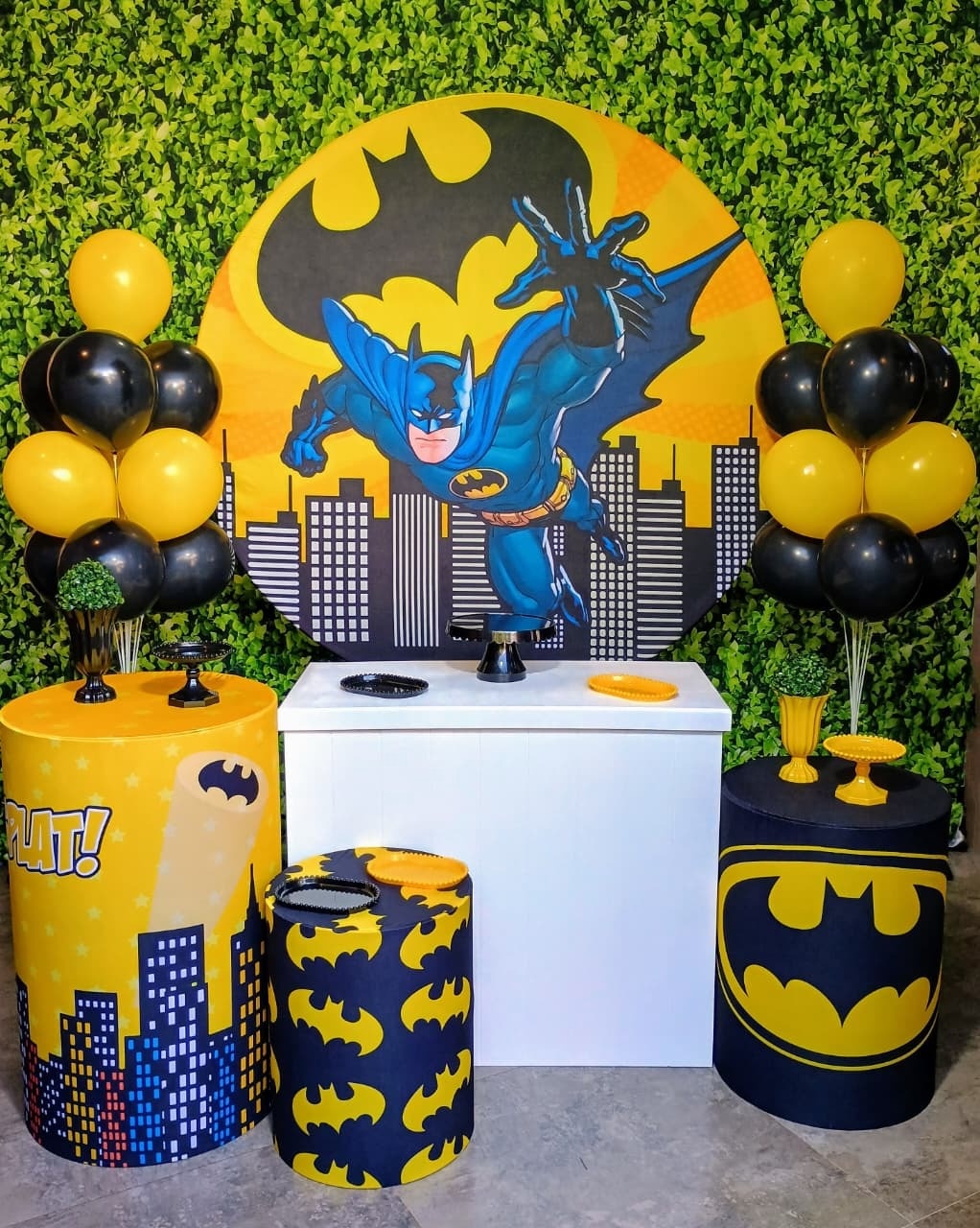 Batman 01 - Kit Prata - Pegue e Brilha Decorações 