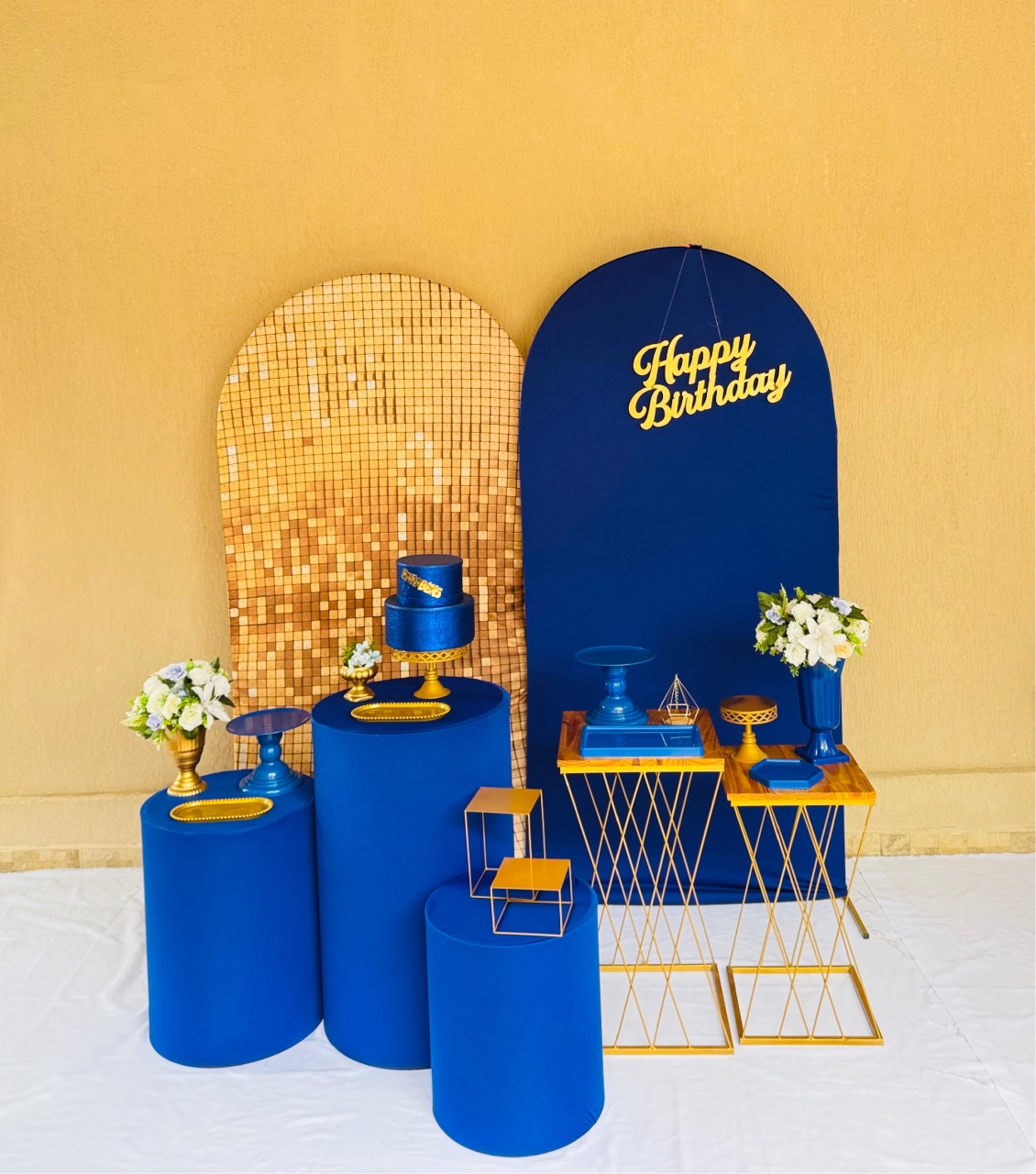 Alugue Tema Para Festa Decoração Azul Dourado - Abra Cadabra Pegue e Monte