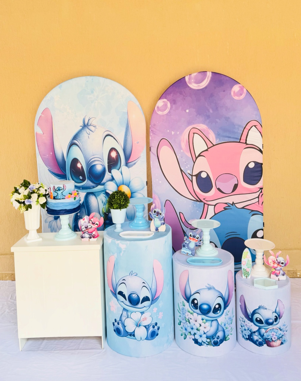 Alugue Tema Para Festa Decoração Stich Azul E Rosa (Modelo 3) - Abra Cadabra Pegue e Monte