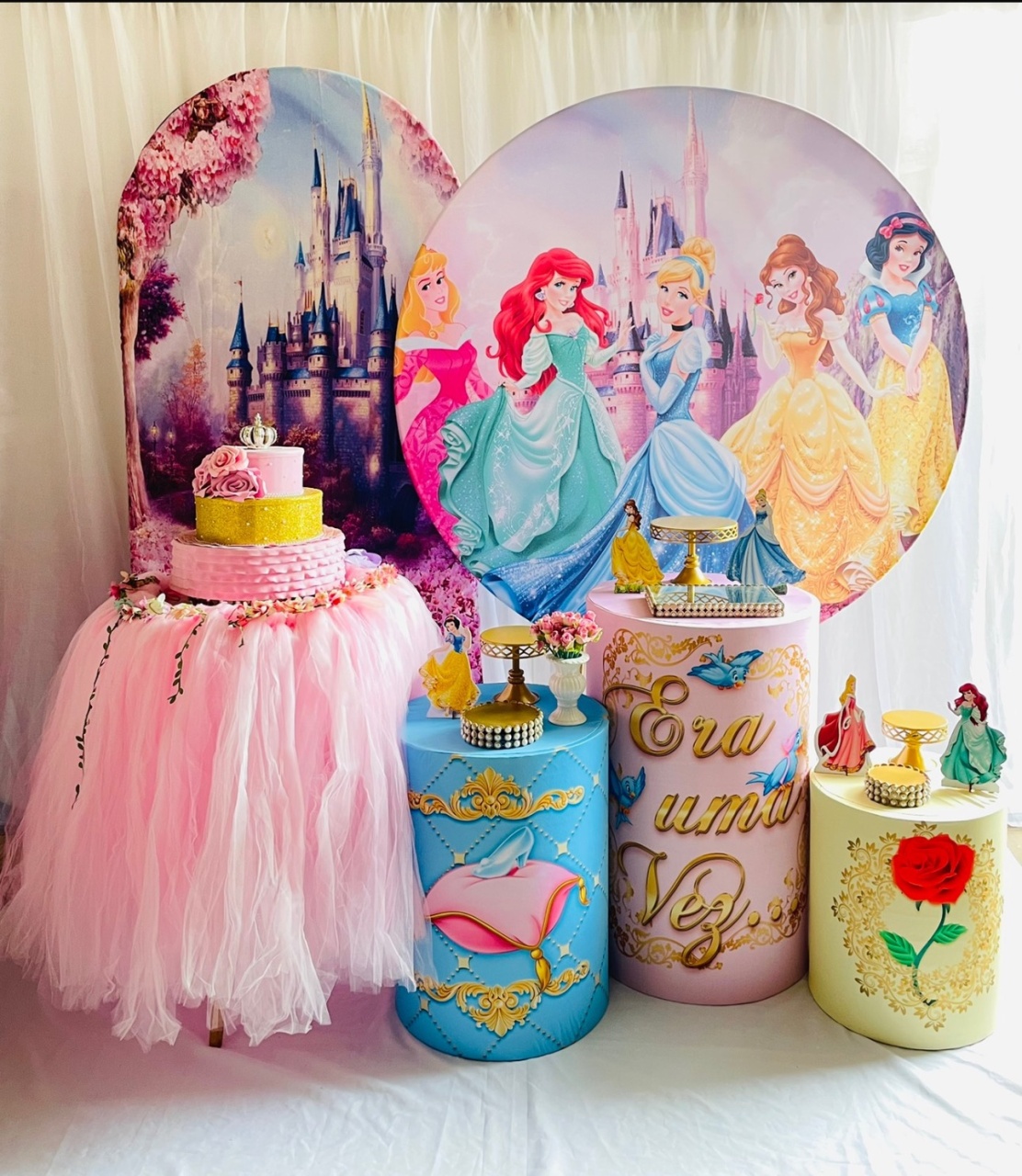 Alugue Tema de Festa Decoração Princesas (Modelo 2) - Abra Cadabra Pegue e Monte