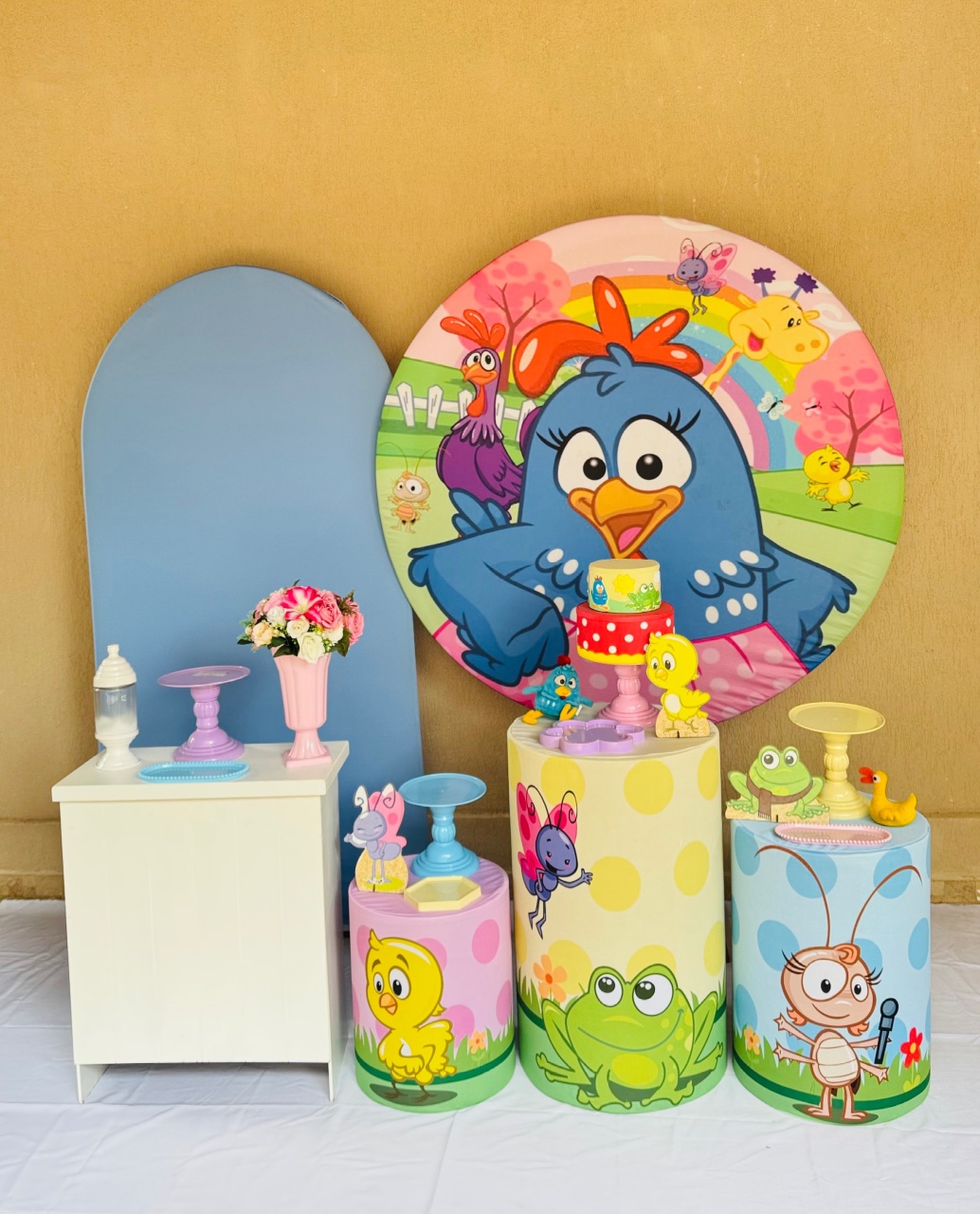 Alugue Tema Festa Decoração Galinha Pintadinha ( Modelo 2) - Abra Cadabra Pegue e Monte