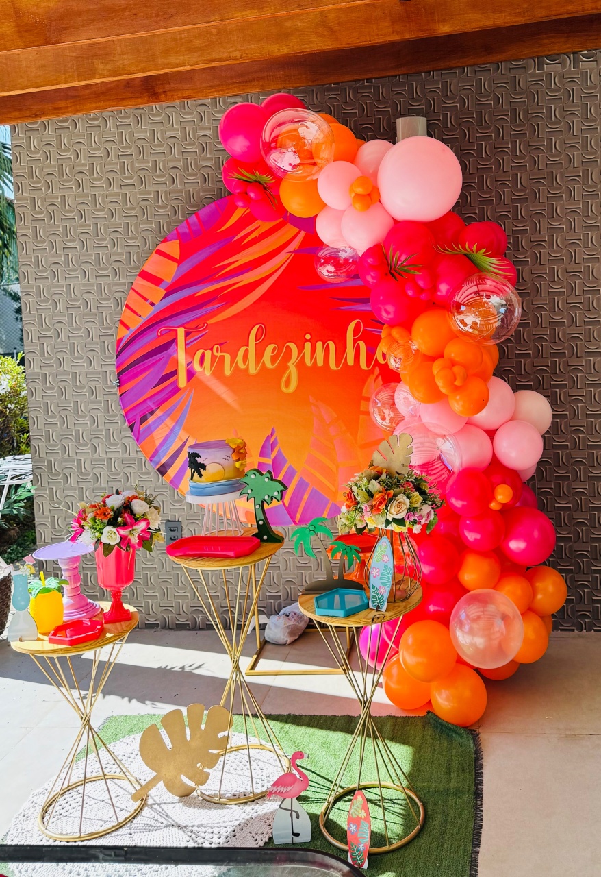 Alugue Tema Para Festa Decoração Tardezinha Com Mesas de Ferro  - Abra Cadabra Pegue e Monte