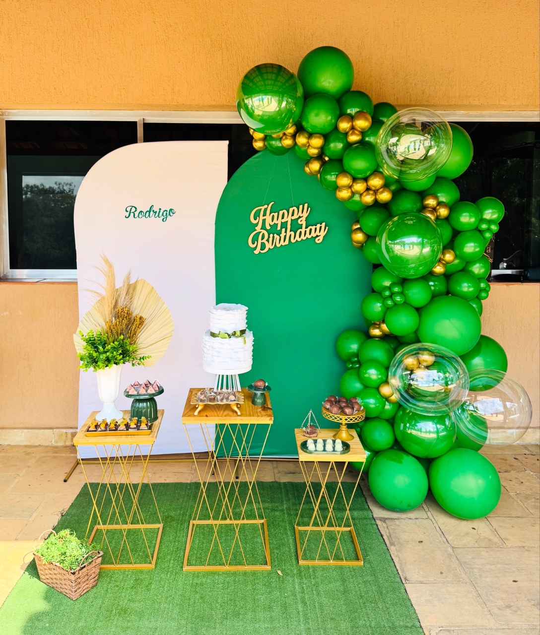 Alugue Tema Para Festa Verde E Branco (Modelo 1) - Abra Cadabra Pegue e Monte