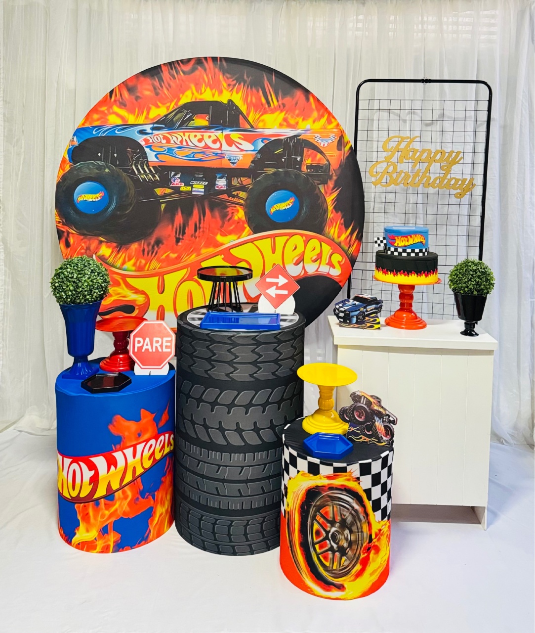 Alugue Tema Decoração Hot Weels ( Modelo 2) - Abra Cadabra Pegue e Monte