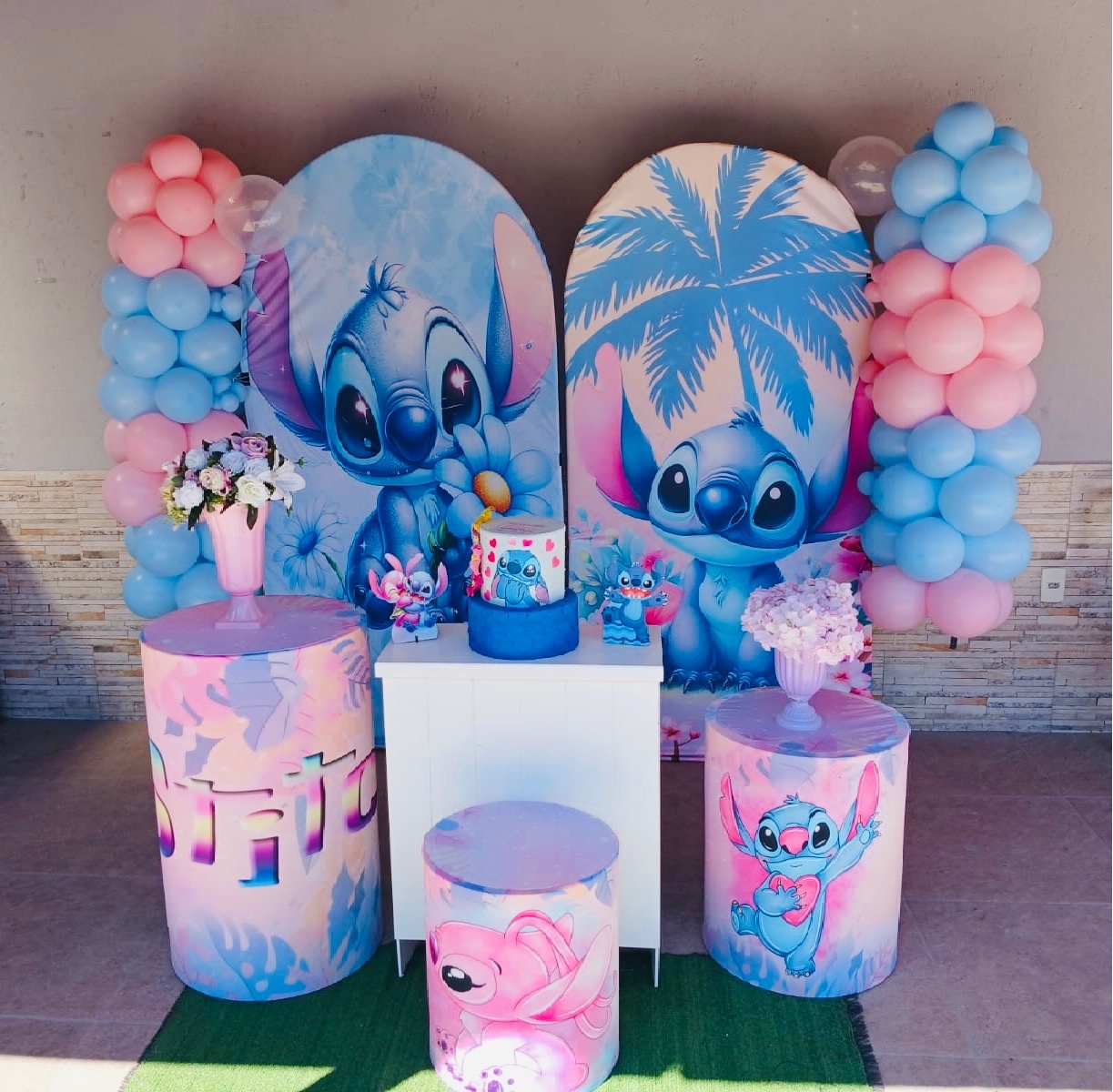 Alugue Tema Para Festa Decoração Stich Rosa E Azul (Modelo 3) - Abra Cadabra Pegue e Monte