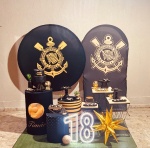Alugue Tema Para Festa Decoração Corinthias Preto Com Dourado (Modelo 3) - imagem 2