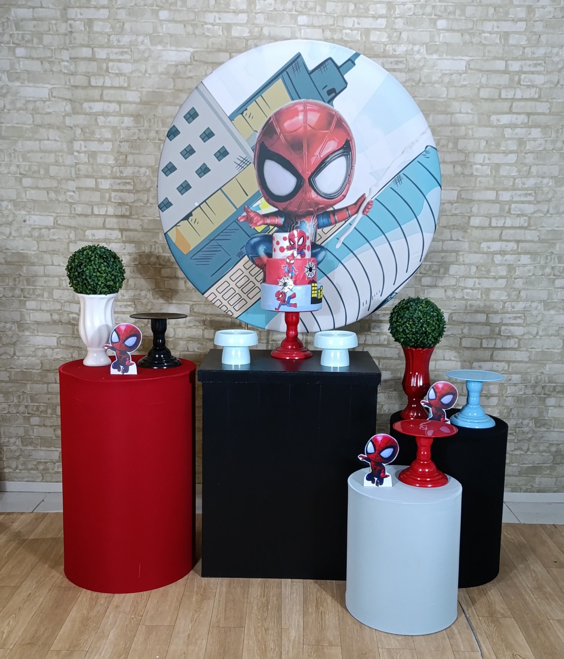 Alugue Decoração Homem Aranha Cuti ( Modelo 2) - HZM Decoração e Locação
