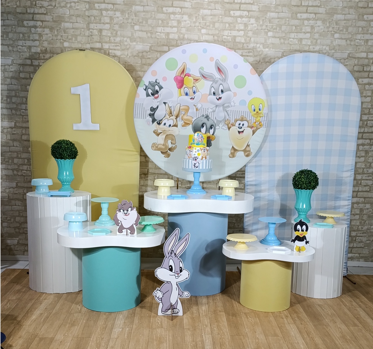 Alugue Decoração Lunney Tunes (Modelo 9) - HZM Decoração e Locação