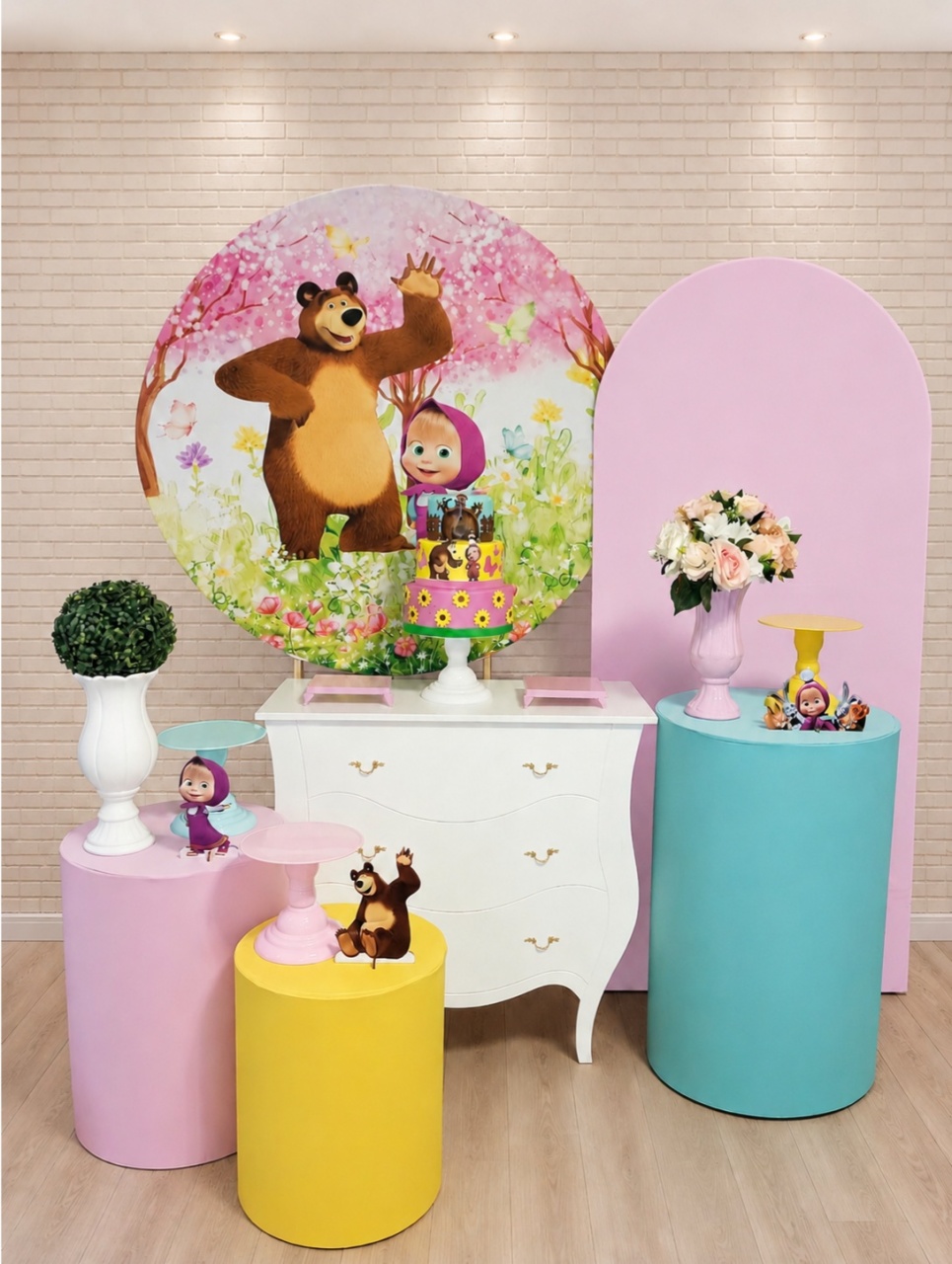 Alugue Decoração Marsha E O Urso ( Modelo 3) - HZM Decoração e Locação