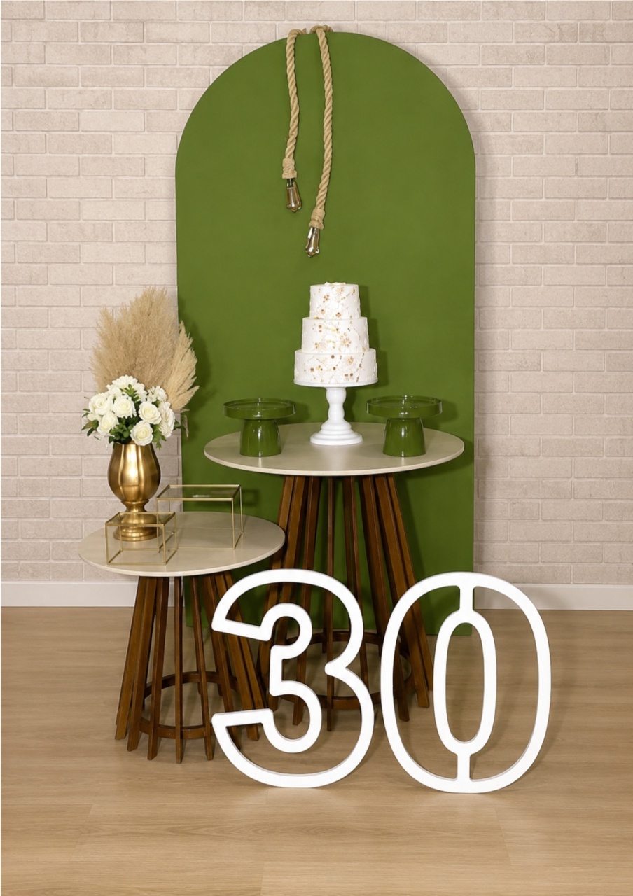Alugue  Decoração 30 Anos (Modelo 5) - HZM Decoração e Locação