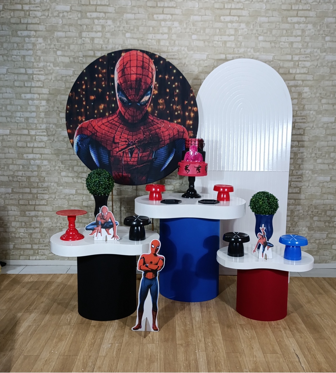 Alugue Decoração Homem Aranha (Modelo 17) - HZM Decoração e Locação