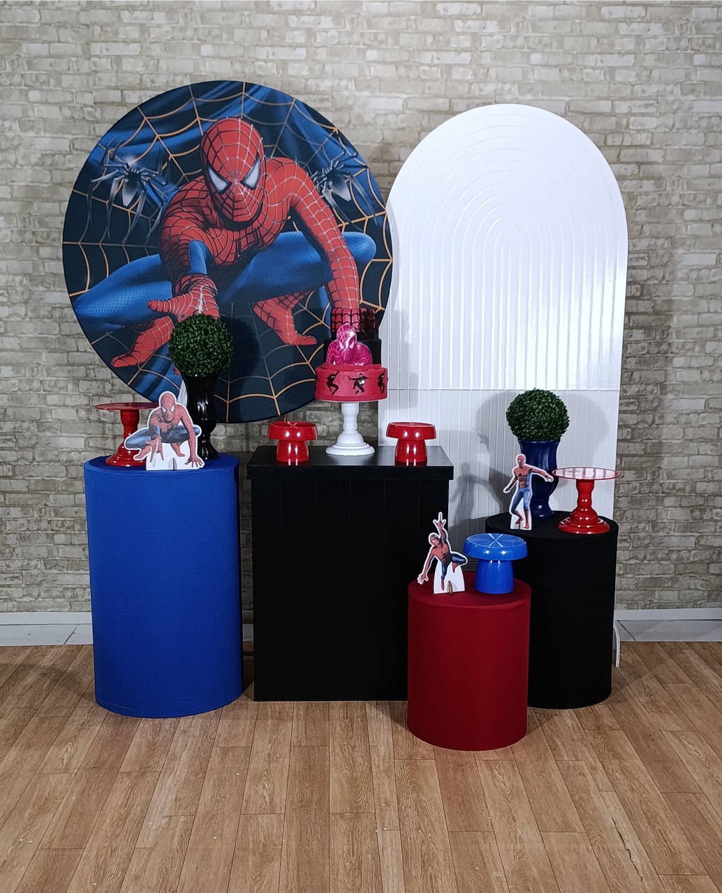 Alugue Decoração Homem Aranha (Modelo 12) - HZM Decoração e Locação