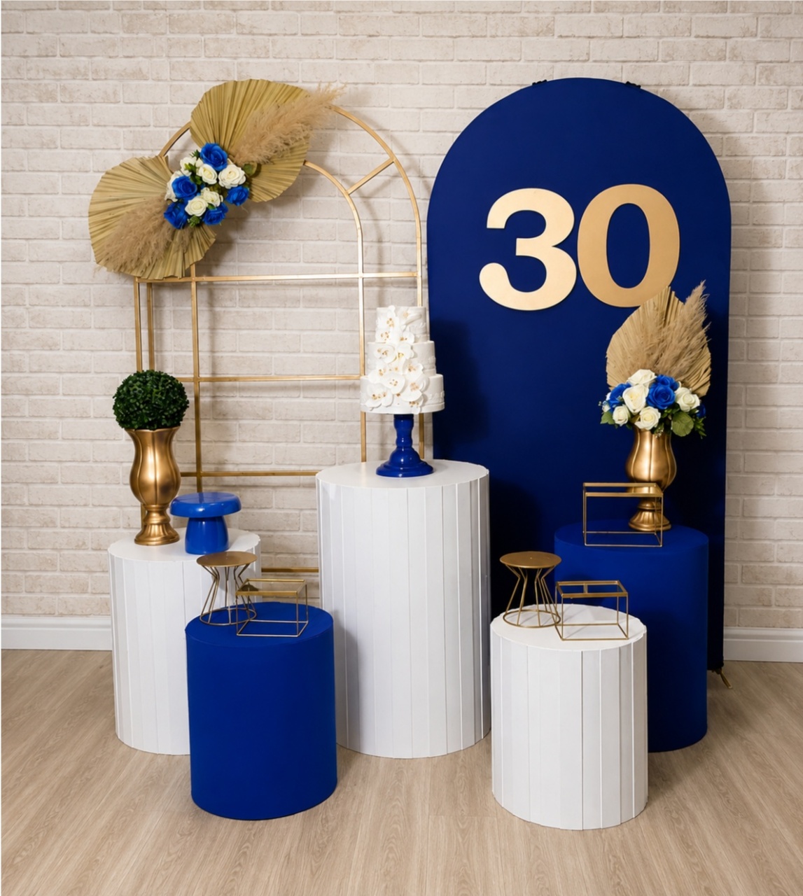 Alugue Decoração 30 Anos (Modelo 2) - HZM Decoração e Locação