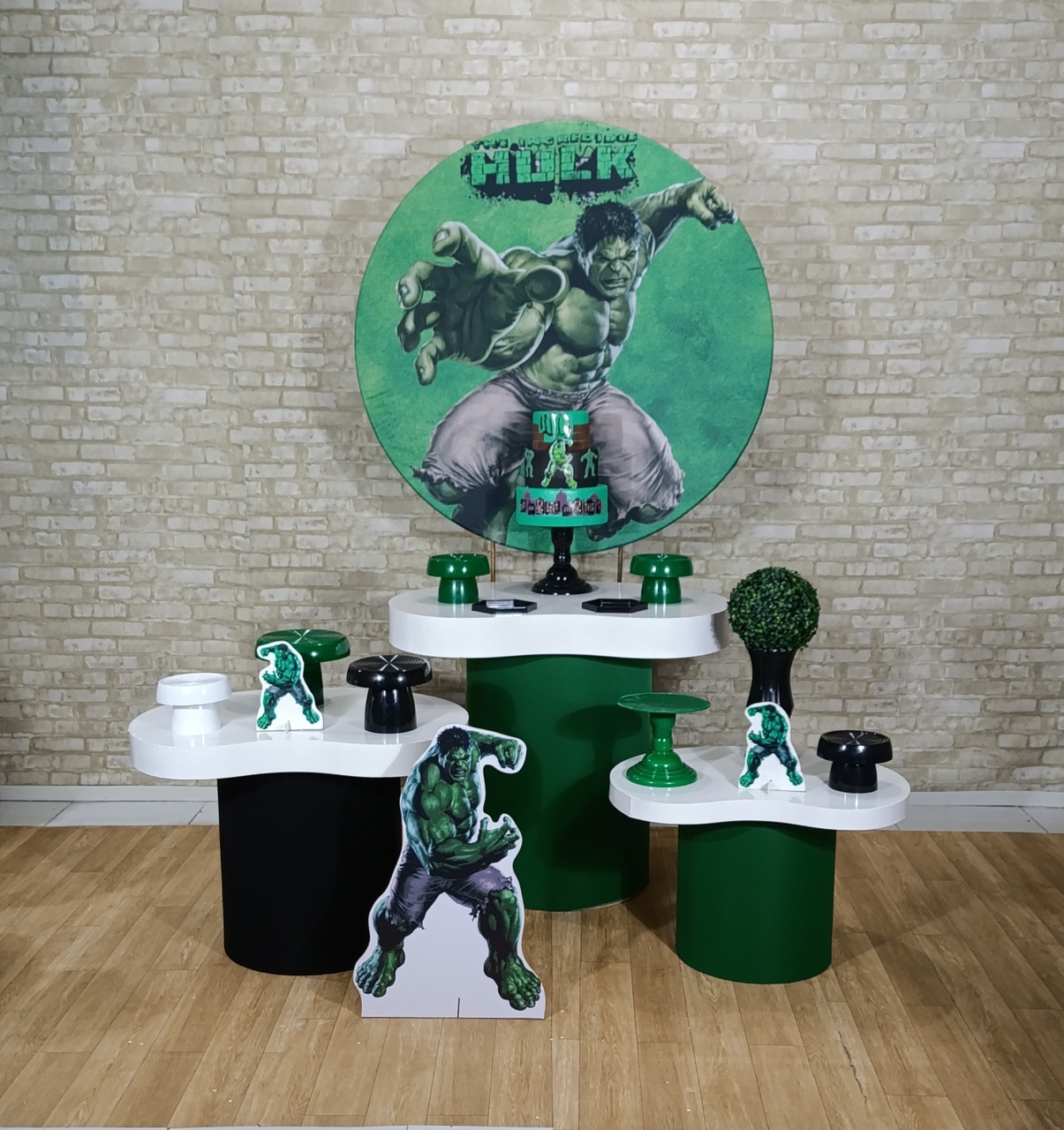 Alugue Decoração Hulk (Modelo 7) - HZM Decoração e Locação