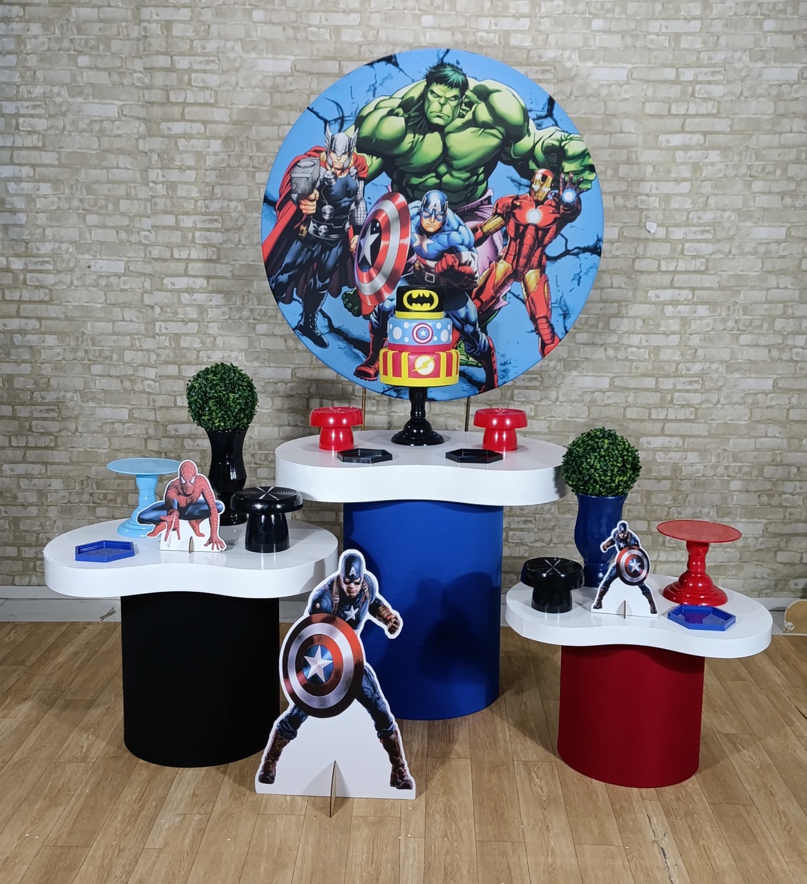 Alugue Decoração Vingadores (Modelo 11) - HZM Decoração e Locação