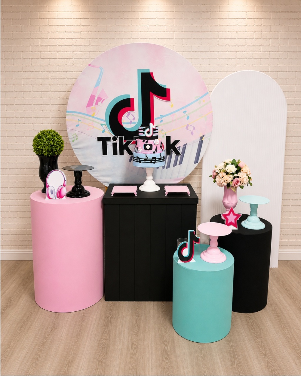 Alugue Decoração Tik Tok (Modelo 3) - HZM Decoração e Locação