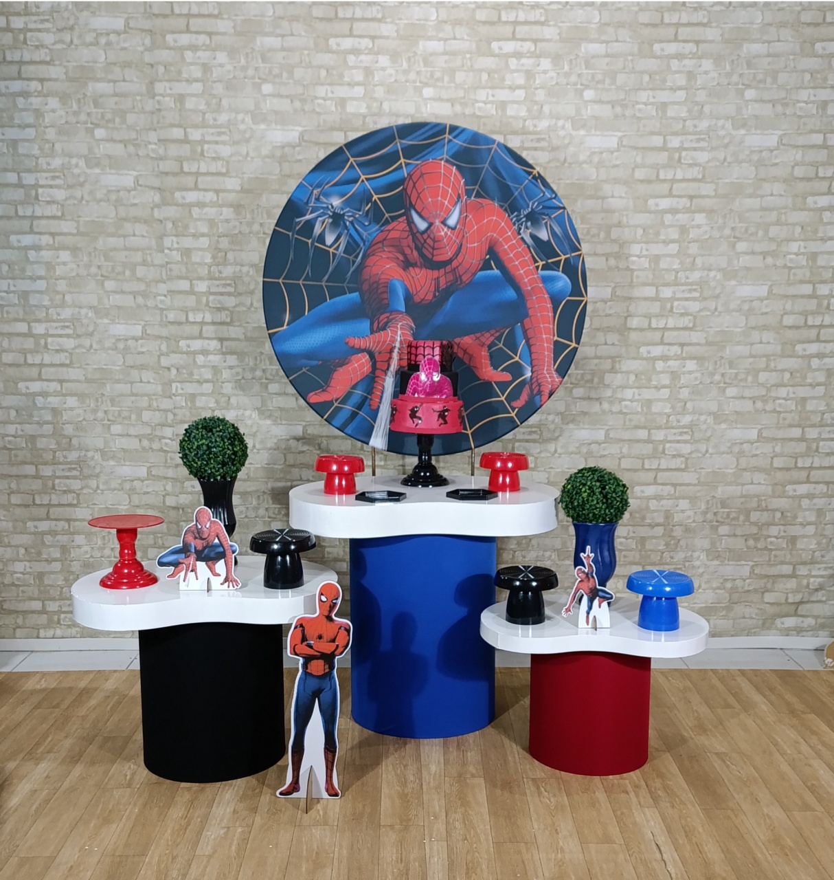 Alugue Decoração Homem Aranha (Modelo 20) - HZM Decoração e Locação