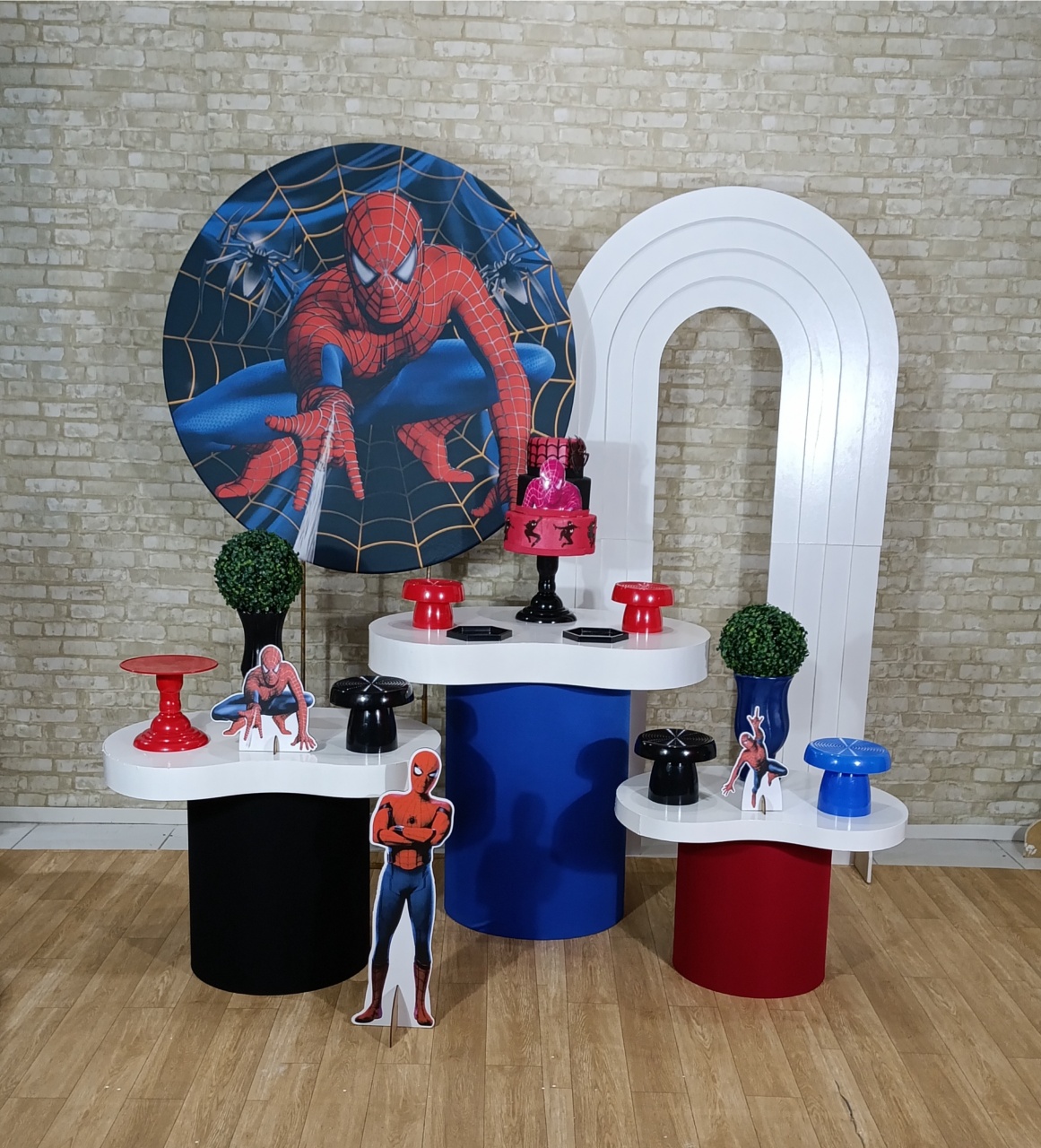 Alugue Decoração Homem Aranha (Modelo 15) - HZM Decoração e Locação