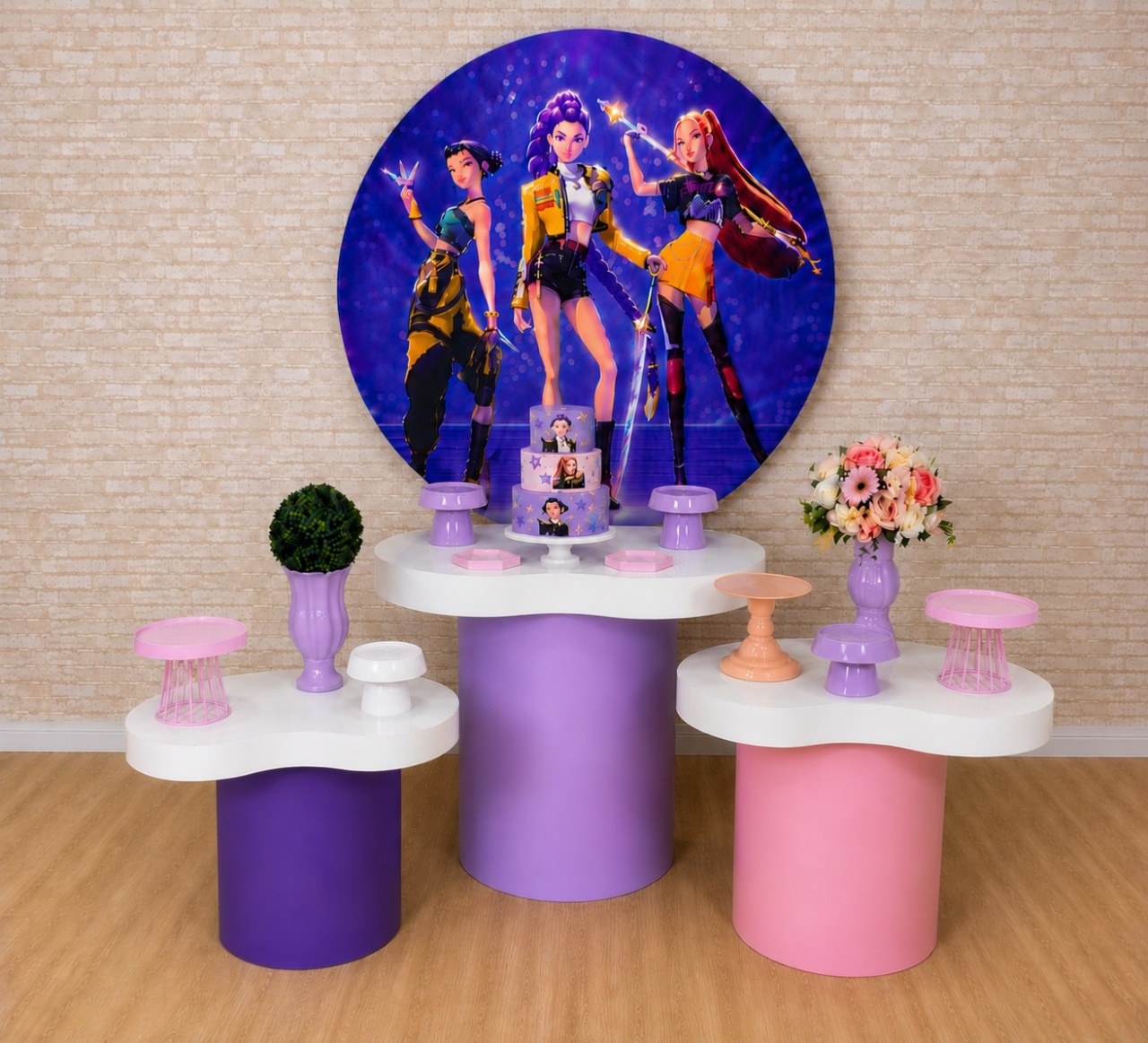 Alugue Decoração Guerreiras Kpop (Modelo 5) - HZM Decoração e Locação