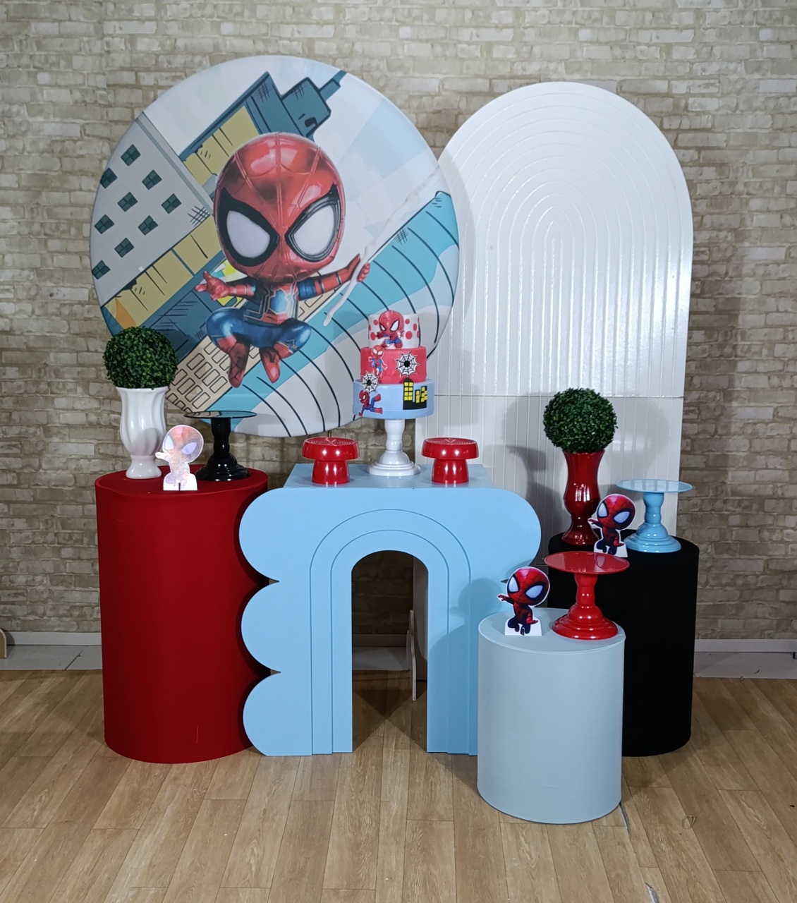Alugue Decoração Homem Aranha Cuti ( Modelo 8) - HZM Decoração e Locação
