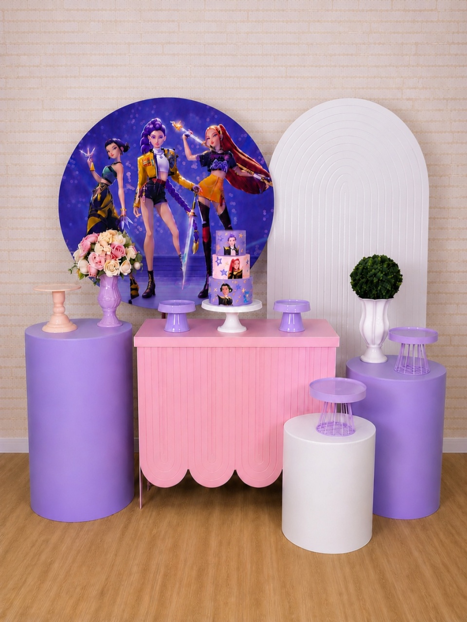 Alugue Decoração Guerreiras Kpop (Modelo 4) - HZM Decoração e Locação