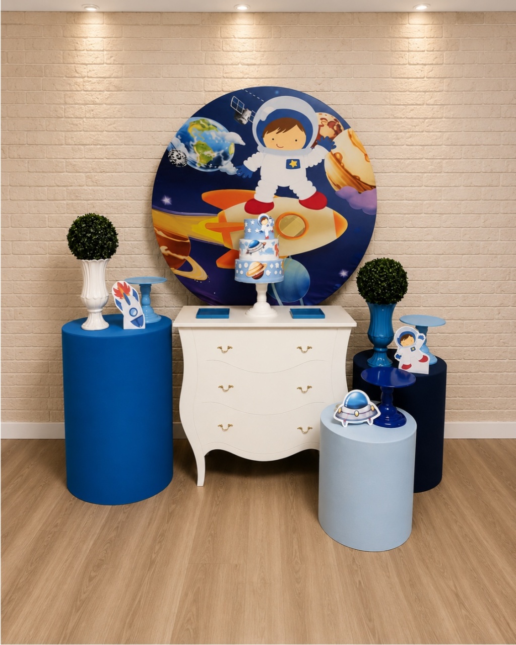 Alugue Decoração Astronauta ( Modelo 2) - HZM Decoração e Locação