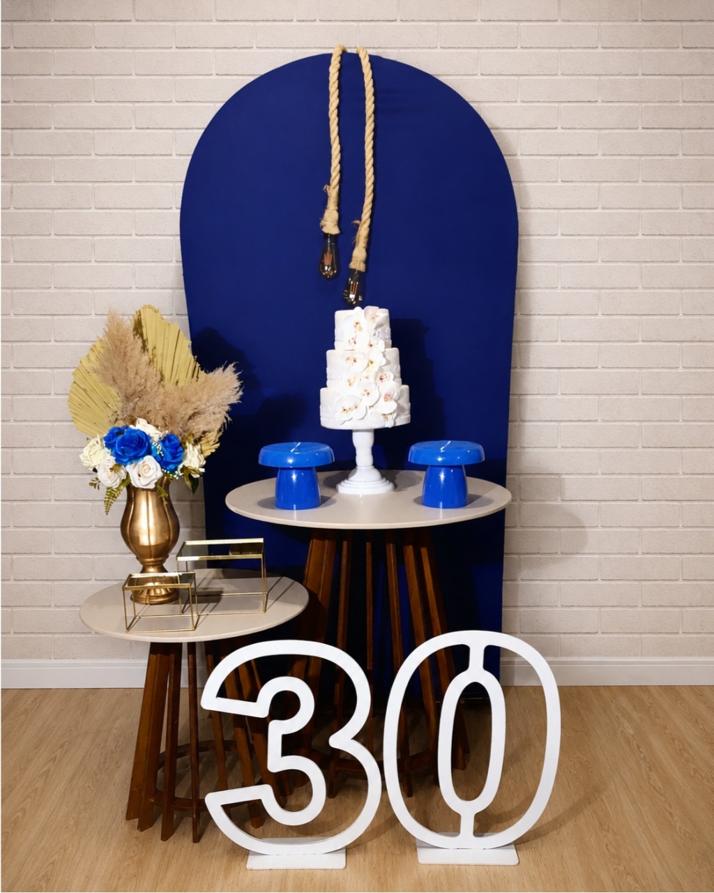 Alugue Decoração 30 Anos (Modelo 1) - HZM Decoração e Locação