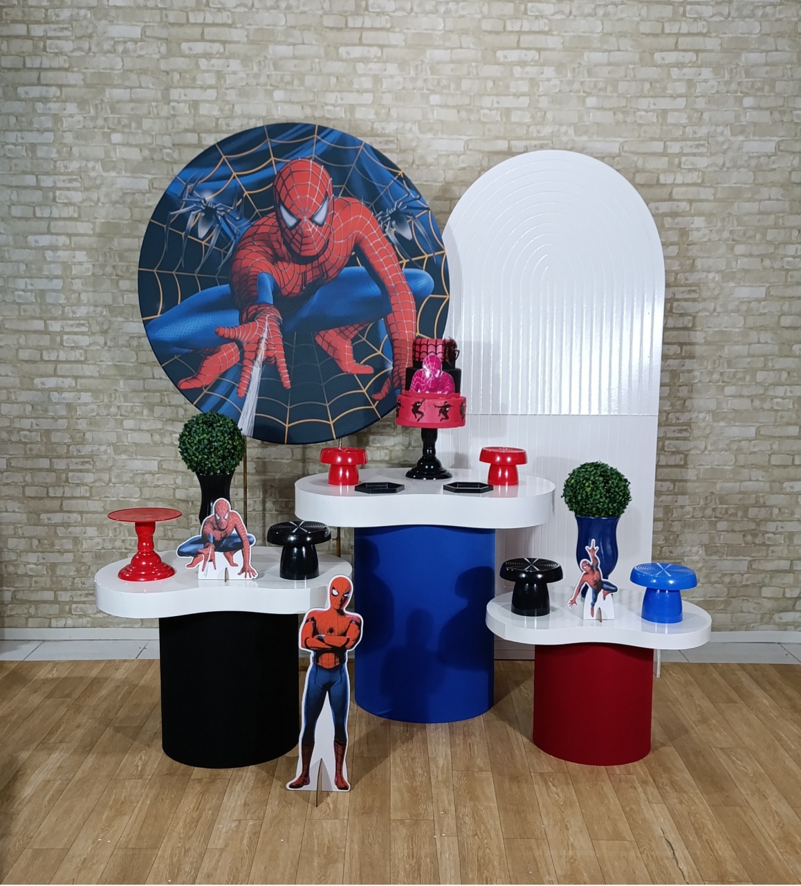 Alugue Decoração Homem Aranha (Modelo 16) - HZM Decoração e Locação