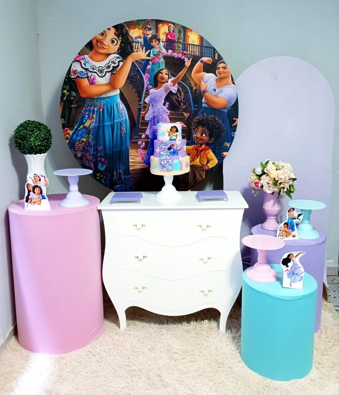 Alugue Decoração Encanto ( Modelo 3) - HZM Decoração e Locação