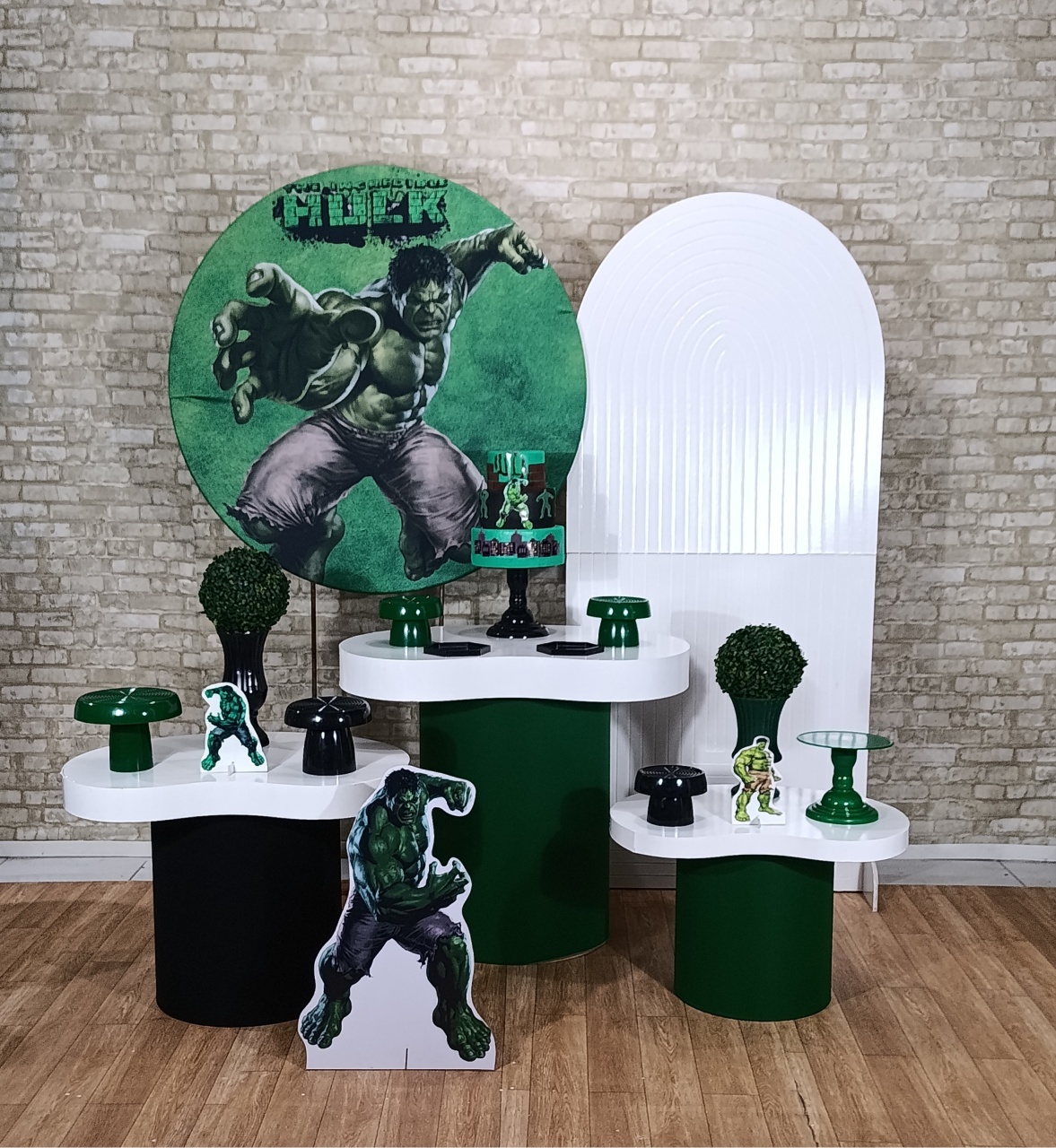 Alugue Decoração Hulk (Modelo 5) - HZM Decoração e Locação