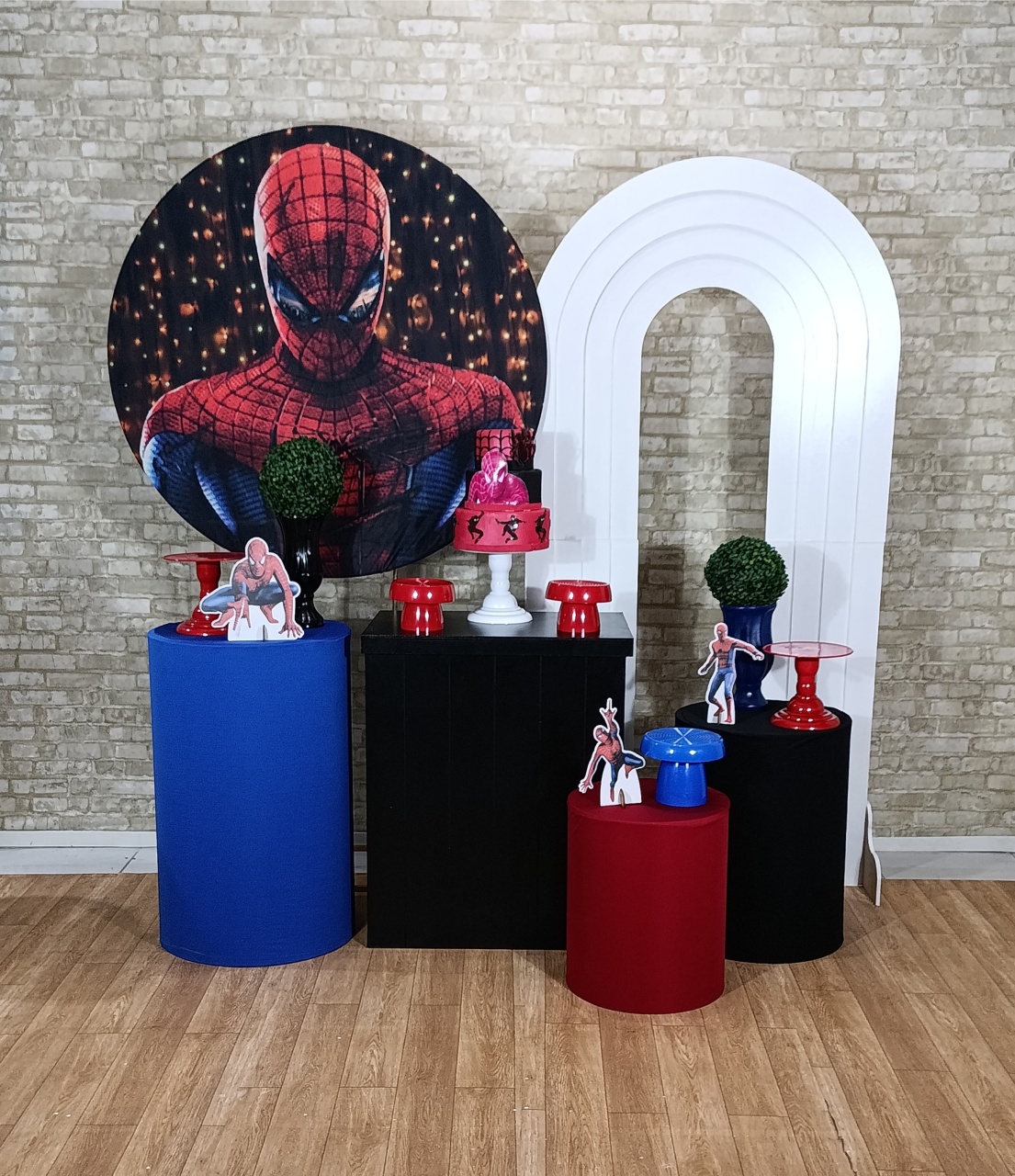 Alugue Decoração Homem Aranha (Modelo 11) - HZM Decoração e Locação