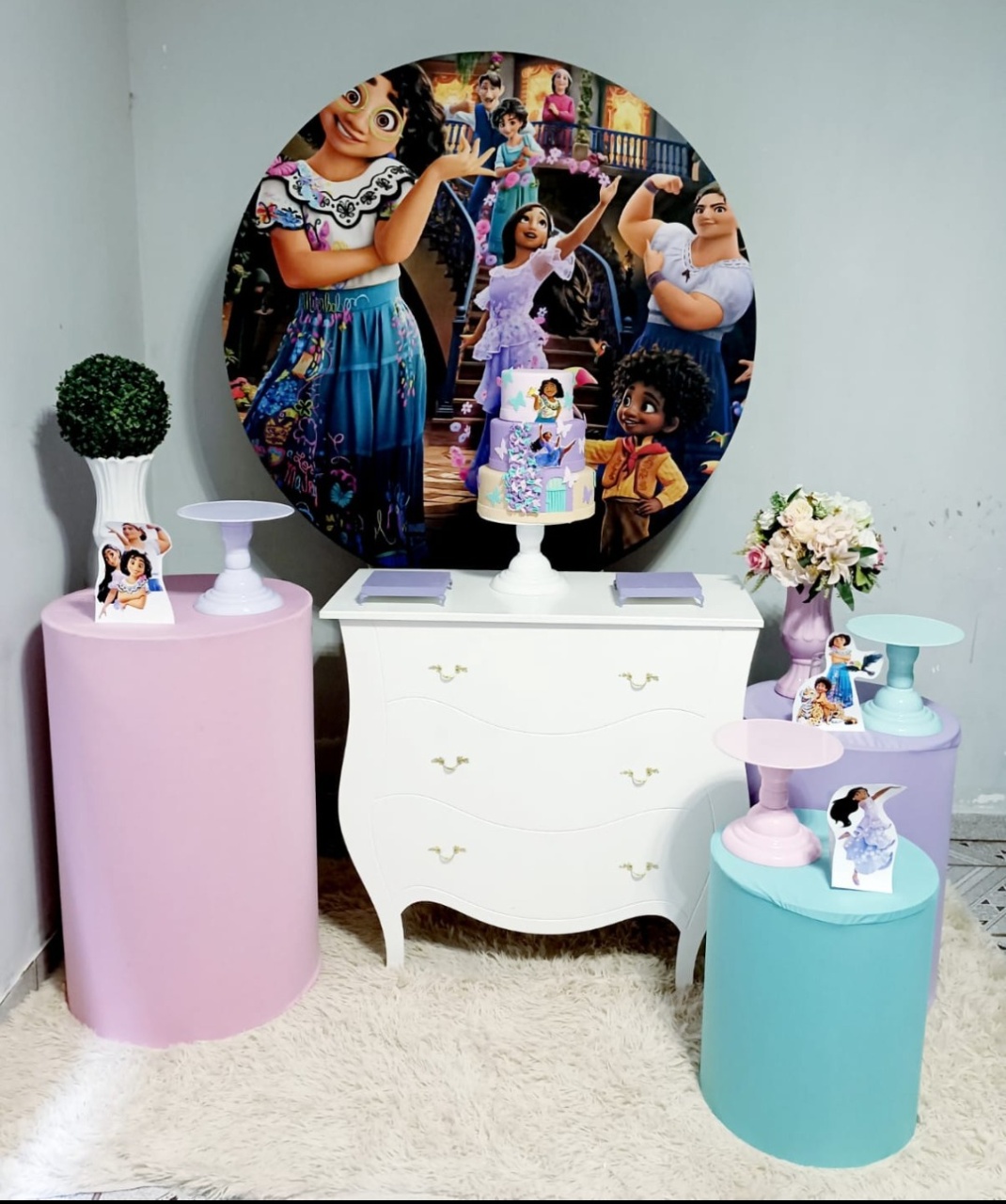 Alugue Decoração Encanto ( Modelo 2) - HZM Decoração e Locação