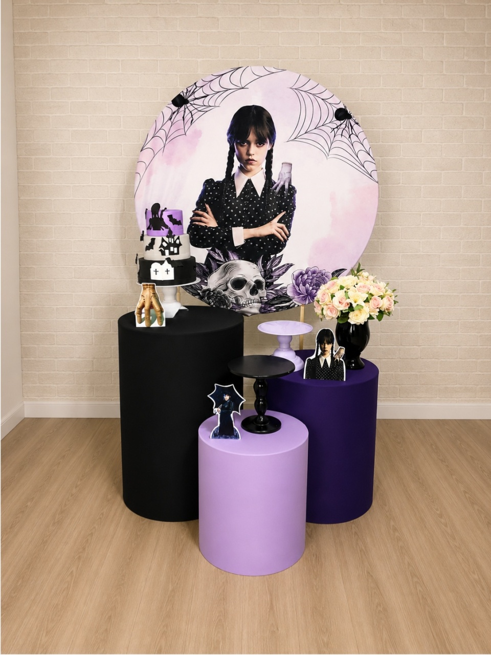 Alugue Decoração Wandinha ( Modelo 1) - HZM Decoração e Locação