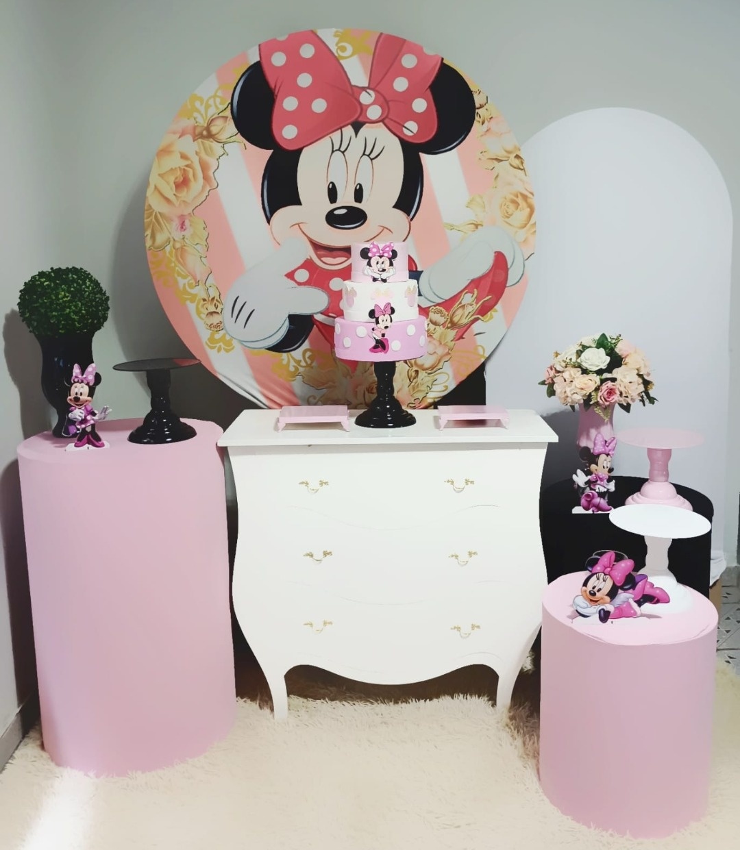 Alugue Decoração Minnie Rosa ( Modelo 11) - HZM Decoração e Locação