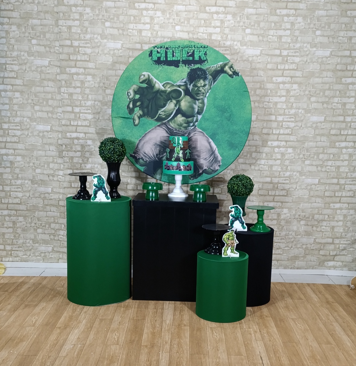 Alugue Decoração Hulk (Modelo 2) - HZM Decoração e Locação