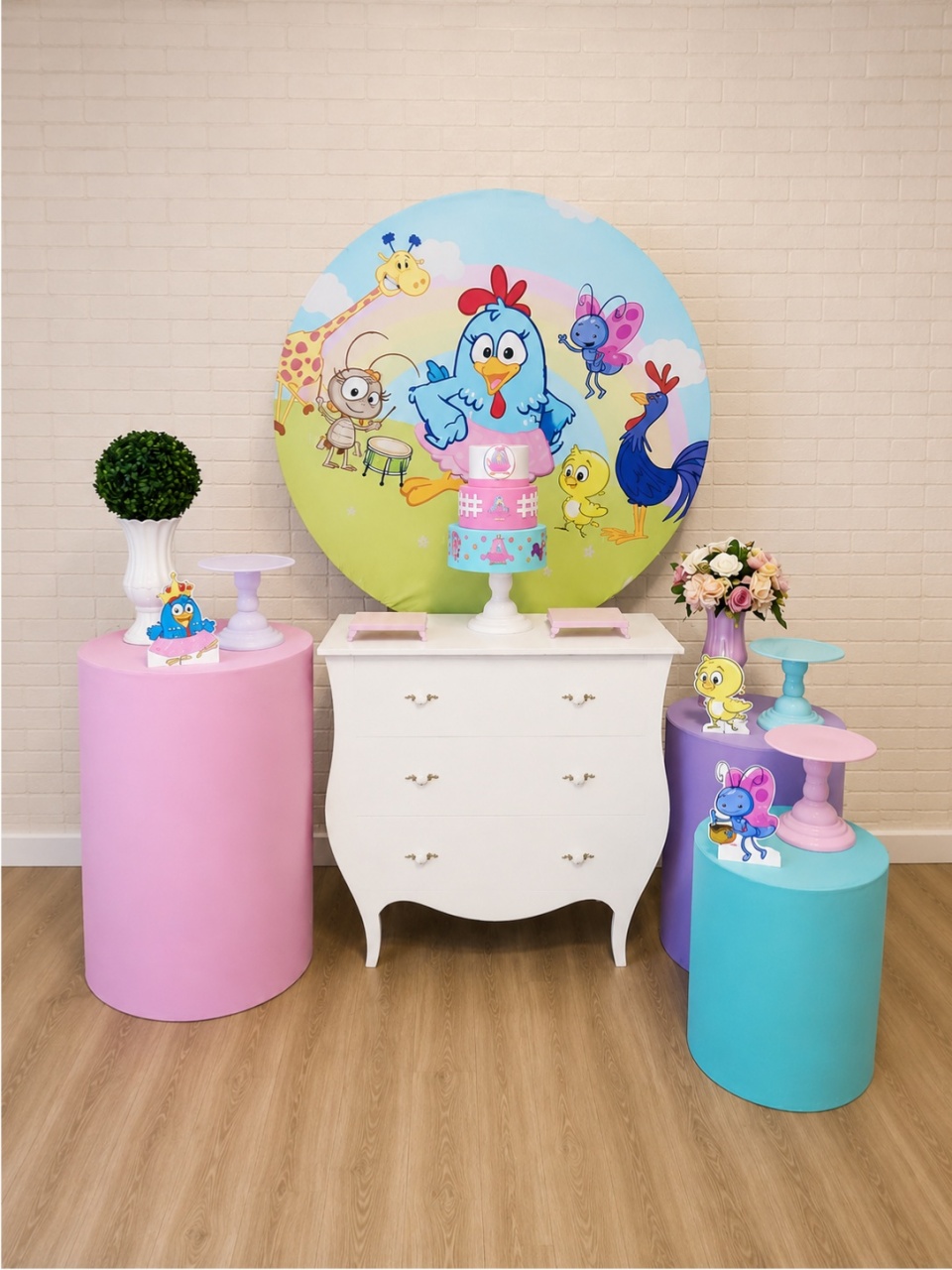 Alugue Decoração Galinha Pintadinha (Modelo 2) - HZM Decoração e Locação