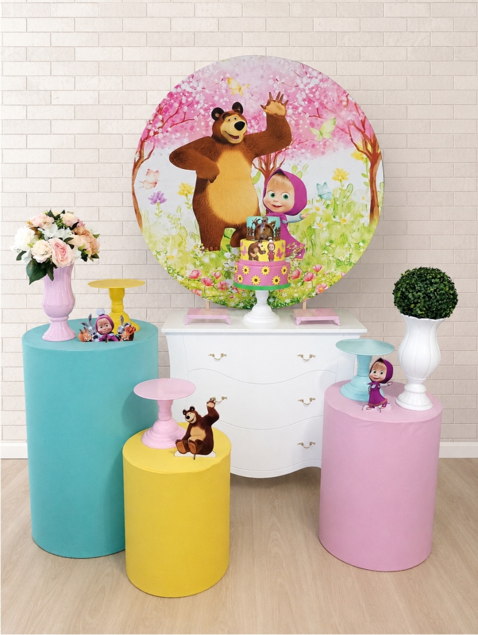 Alugue Decoração Marsha E O Urso ( Modelo 2) - HZM Decoração e Locação