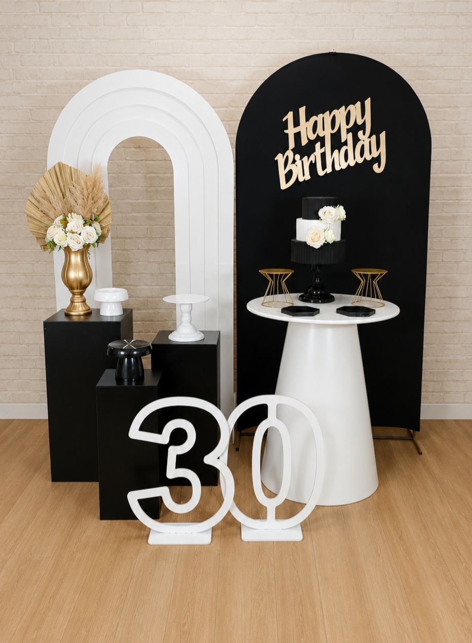 Alugue Decoração 30 Anos ( Modelo 14) - HZM Decoração e Locação