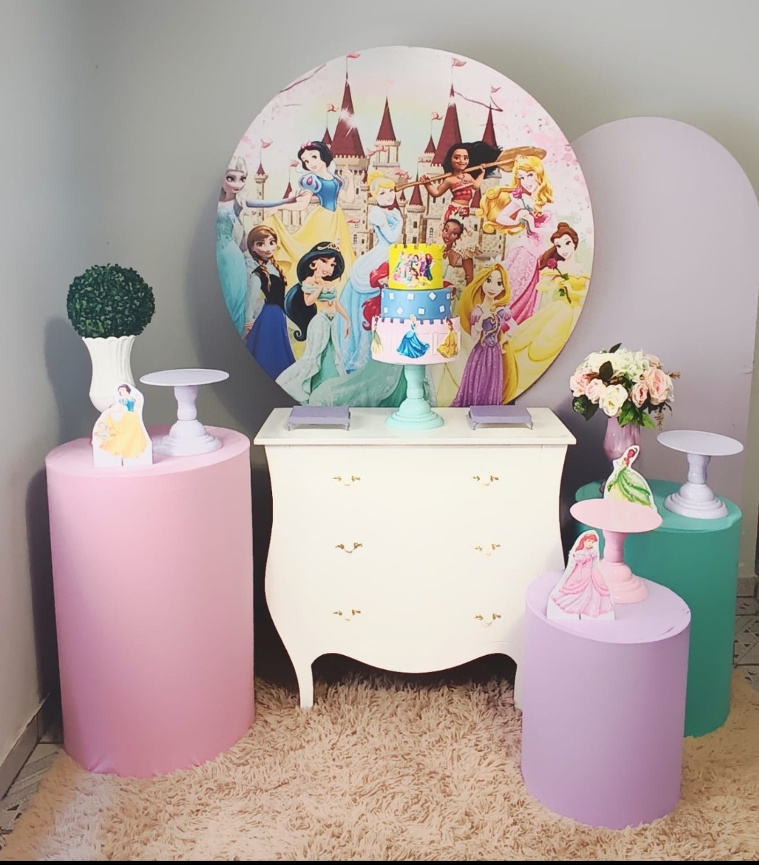 Alugue Decoração Princesas  (Modelo 3) - HZM Decoração e Locação