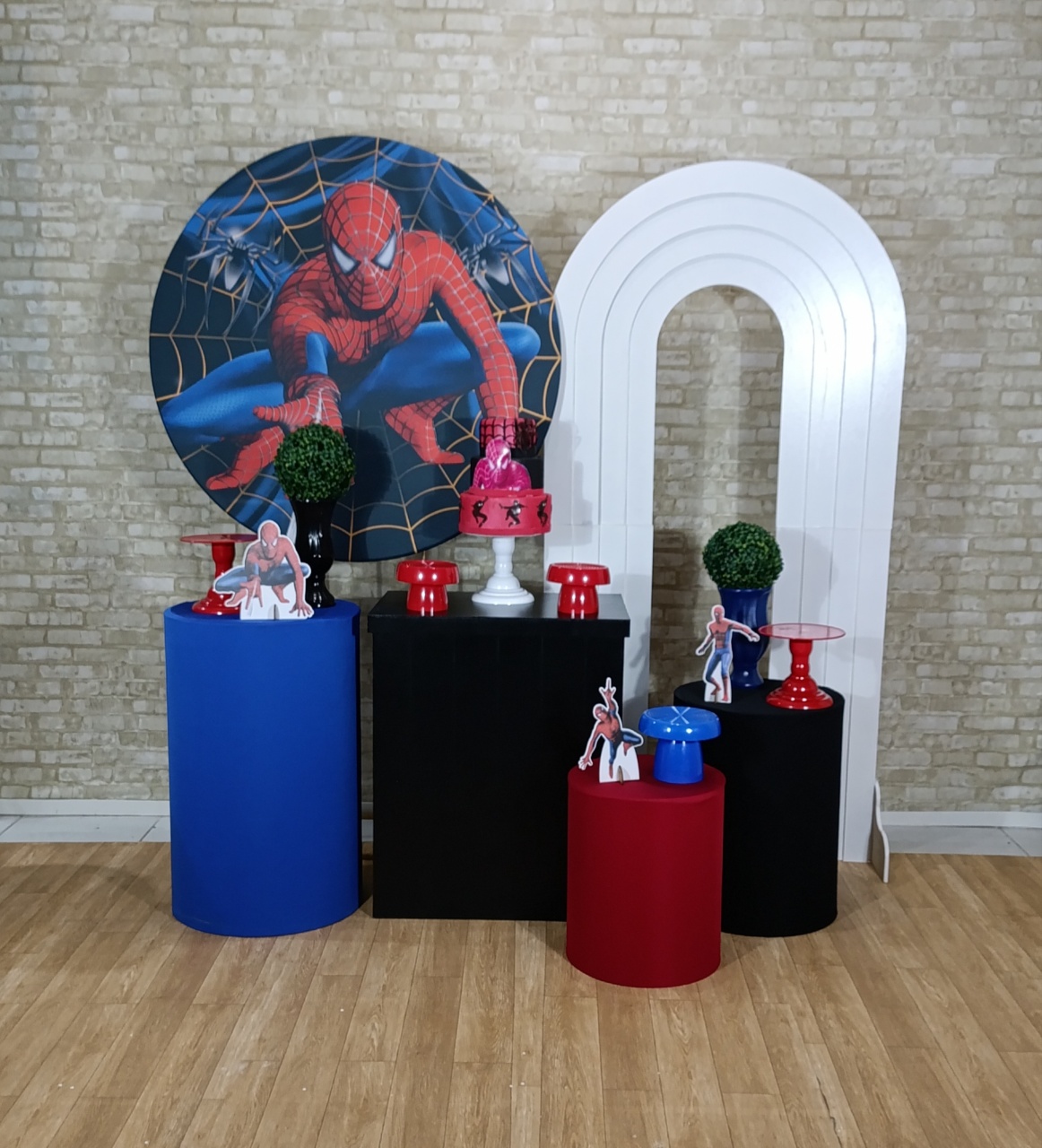 Alugue Decoração Homem Aranha (Modelo 10) - HZM Decoração e Locação