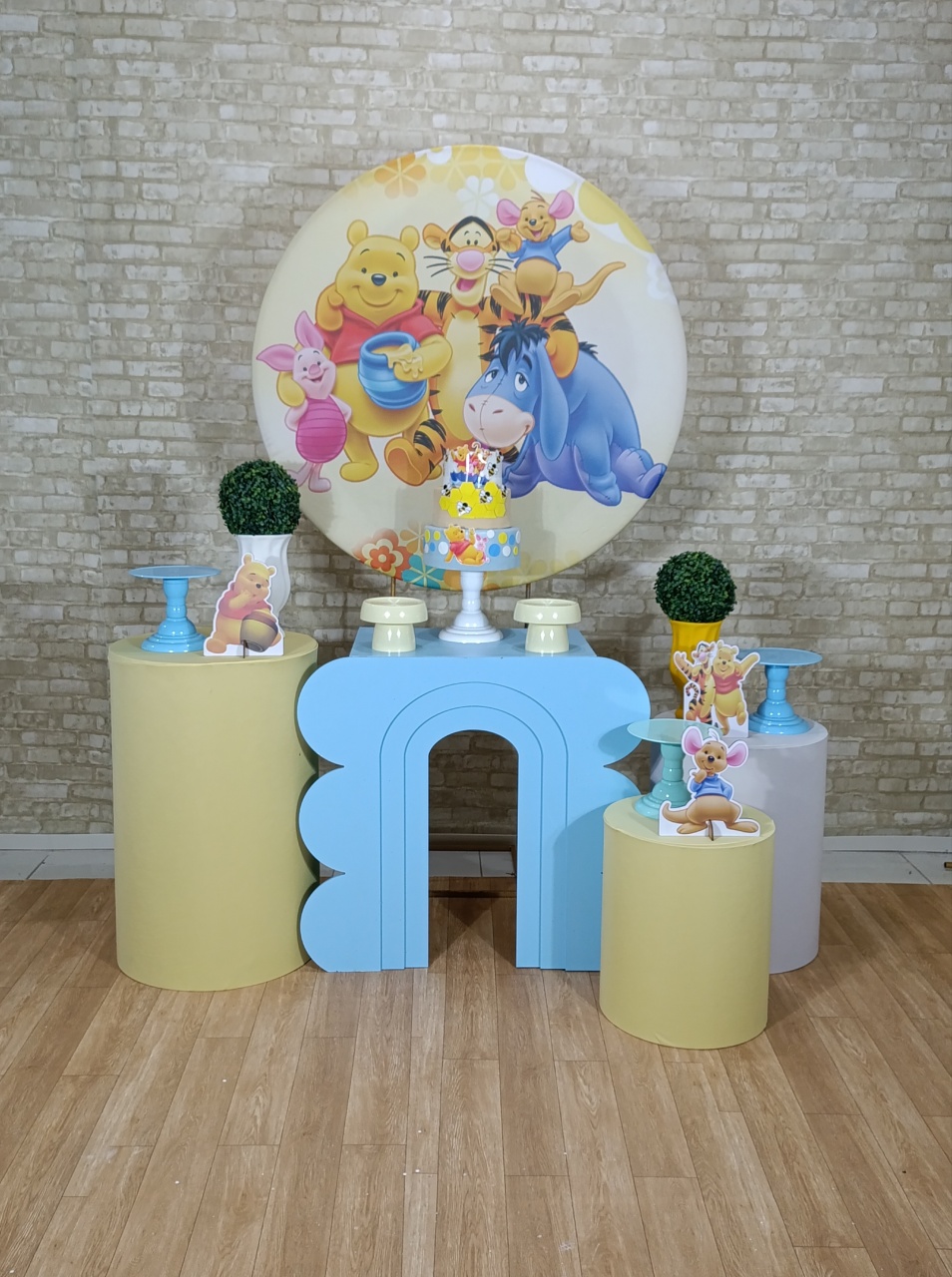 Alugue Decoração Ursinho Pooh ( Modelo 2) - HZM Decoração e Locação