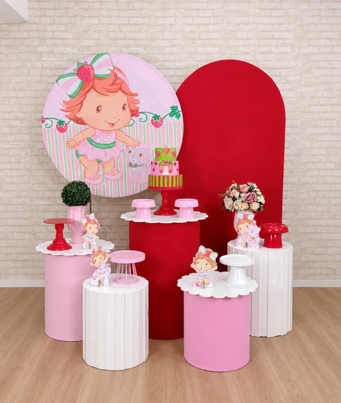 Alugue Decoração Moranguinho Baby ( Modelo 14) - HZM Decoração e Locação
