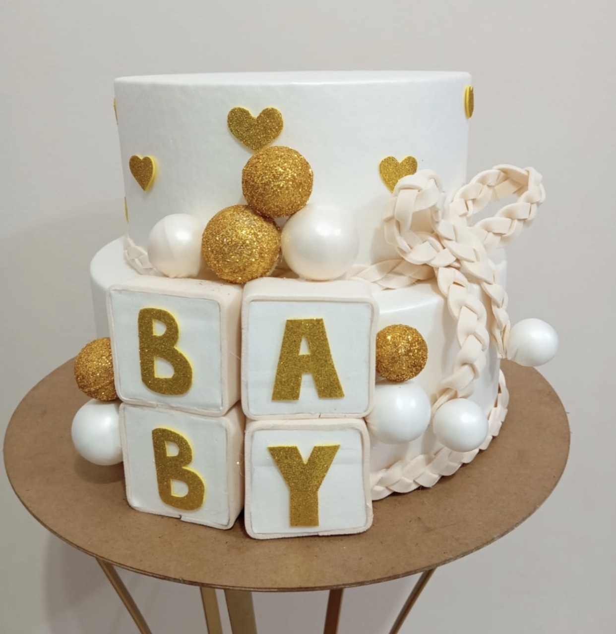 Bolo Cenográfico Chá de Bebê Bege - Amanda Bastos Decor