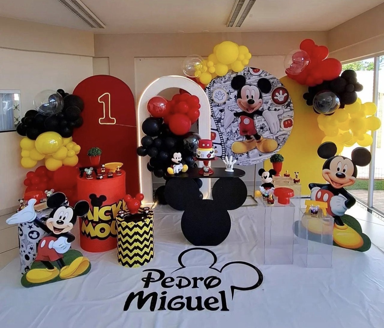 Decoração Mickey Luxo - Amanda Bastos Decor
