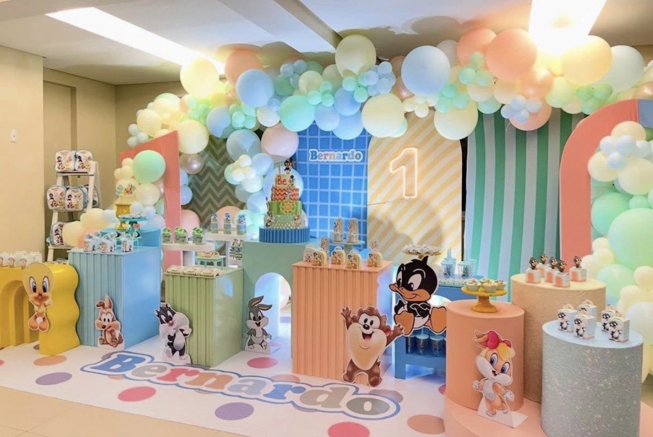Baby Looney Tunes - Montagem Com Balões - Amanda Bastos Decor